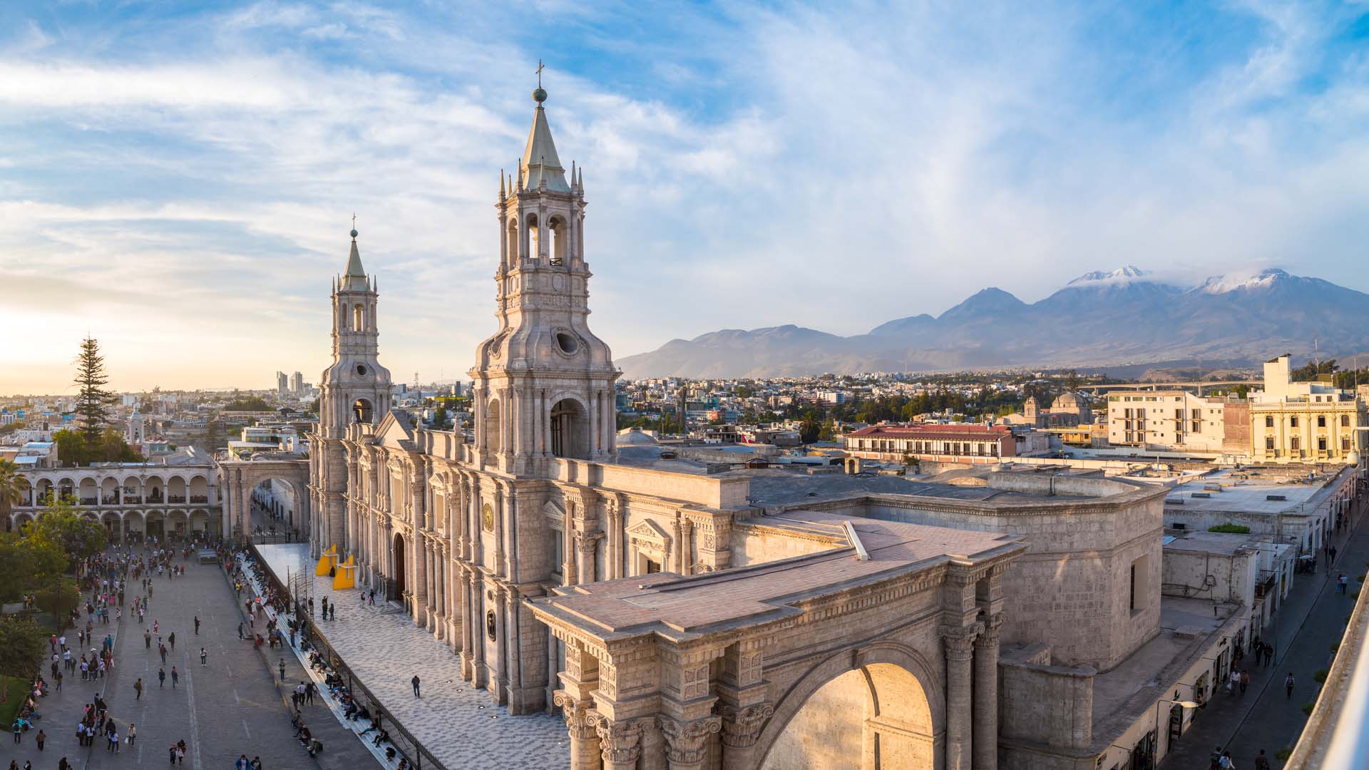 Plaza-de-Armas-Arequipa-Peru-South-America