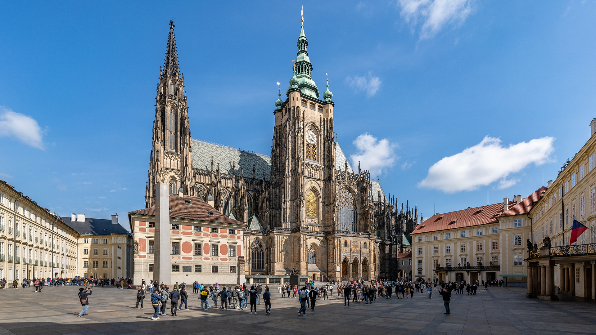 See the best of Prague on a guided walking tour: