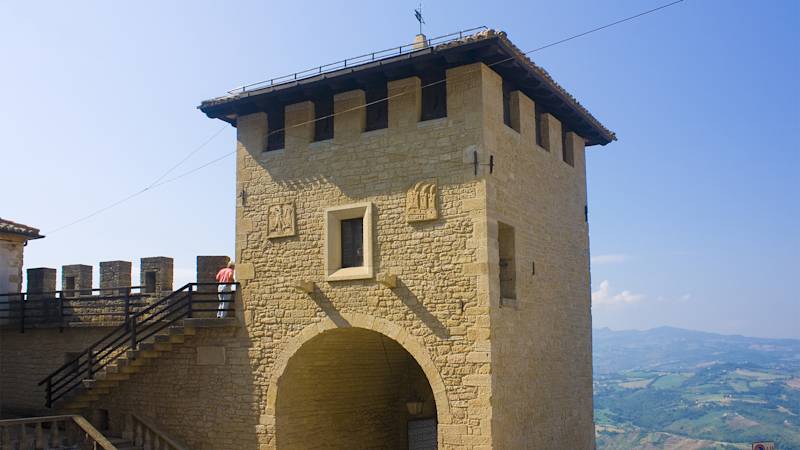 san-marino-country-listing-page-porta-san-francesco