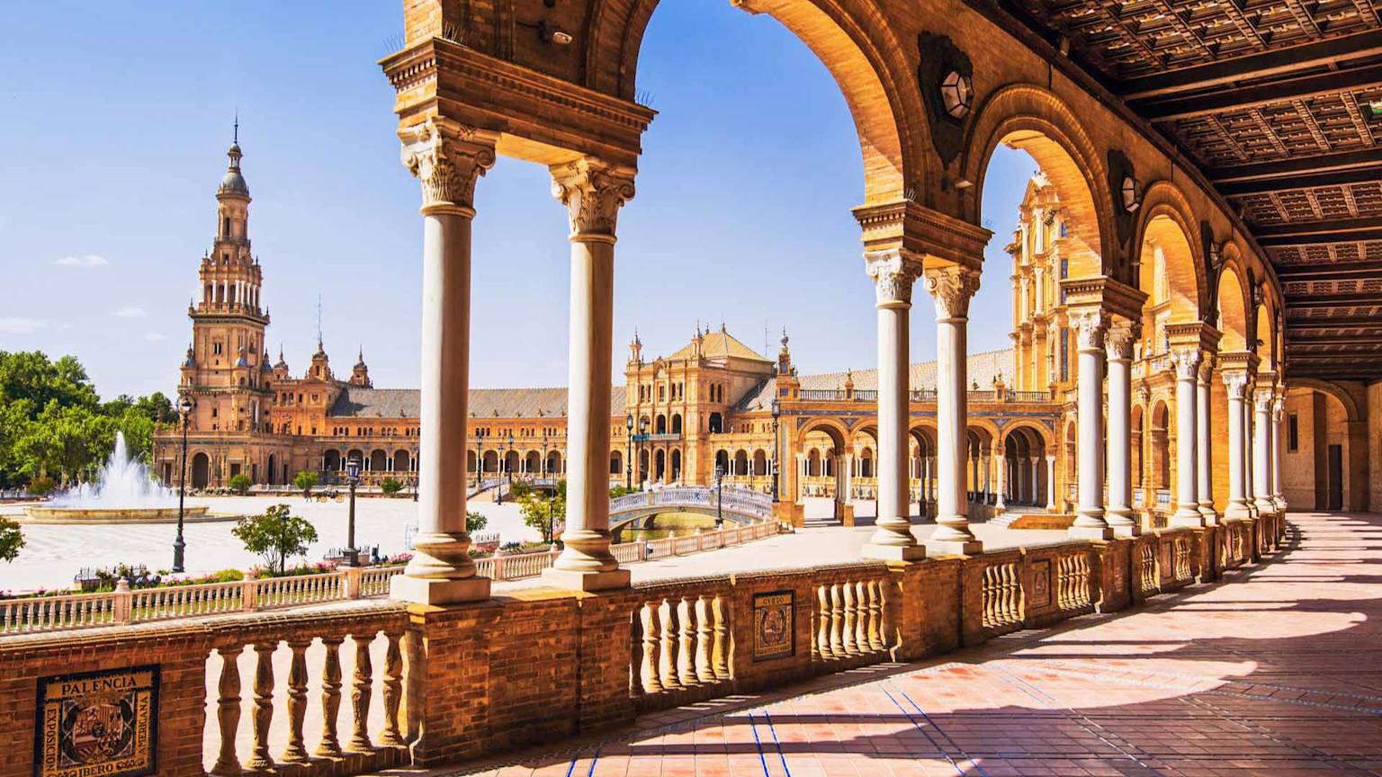 Plaza-de-Espana-in-Seville-Andalusia-Spain