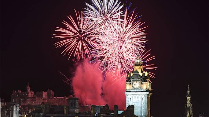 celebrate-hogmanay-in-edinburgh-winter-experience