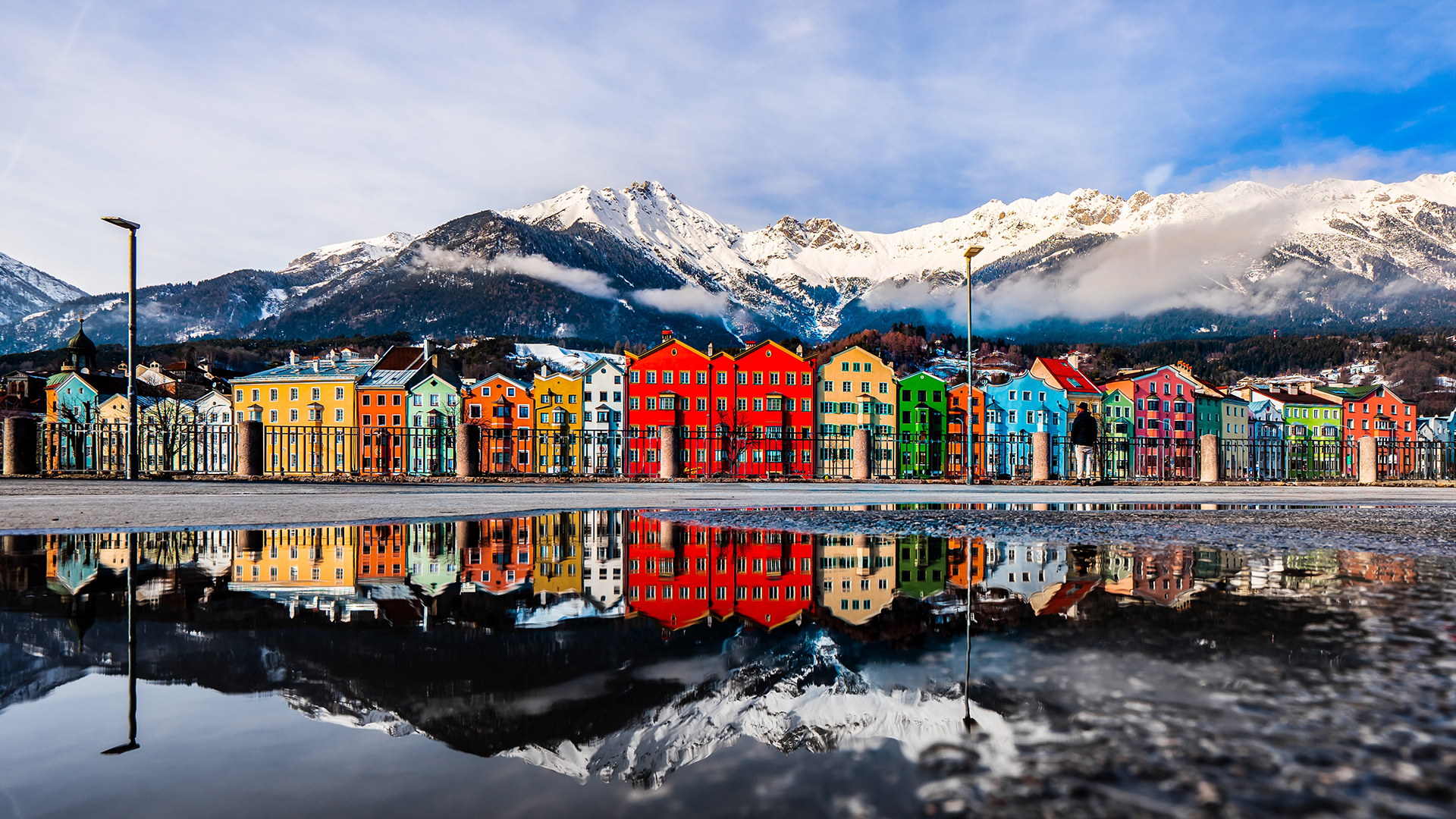innsbruck-austria-mariahilf-houses-nordkette-mountains