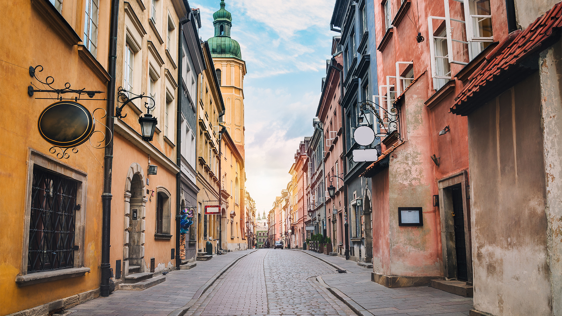 Warsaw-Poland-swiper-hero-gallery