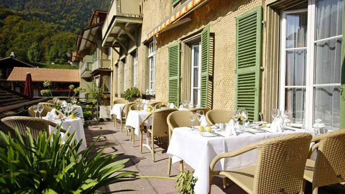 Jungfrau-Region-the-bear-inn-wilderswil-dining