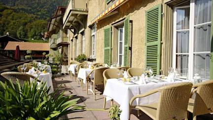 Jungfrau-Region-the-bear-inn-wilderswil-dining