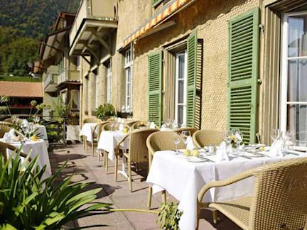 Jungfrau-Region-the-bear-inn-wilderswil-dining