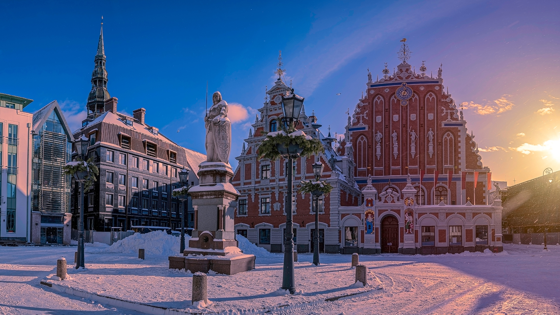 riga-town-hall-square-latvia-winter-snow-swiper-hero-gallery