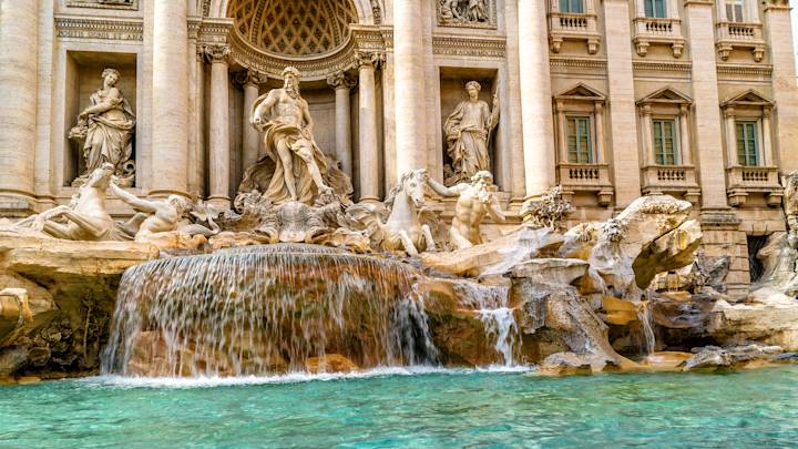 Rome-trevi-fountain-swiper-hero-gallery