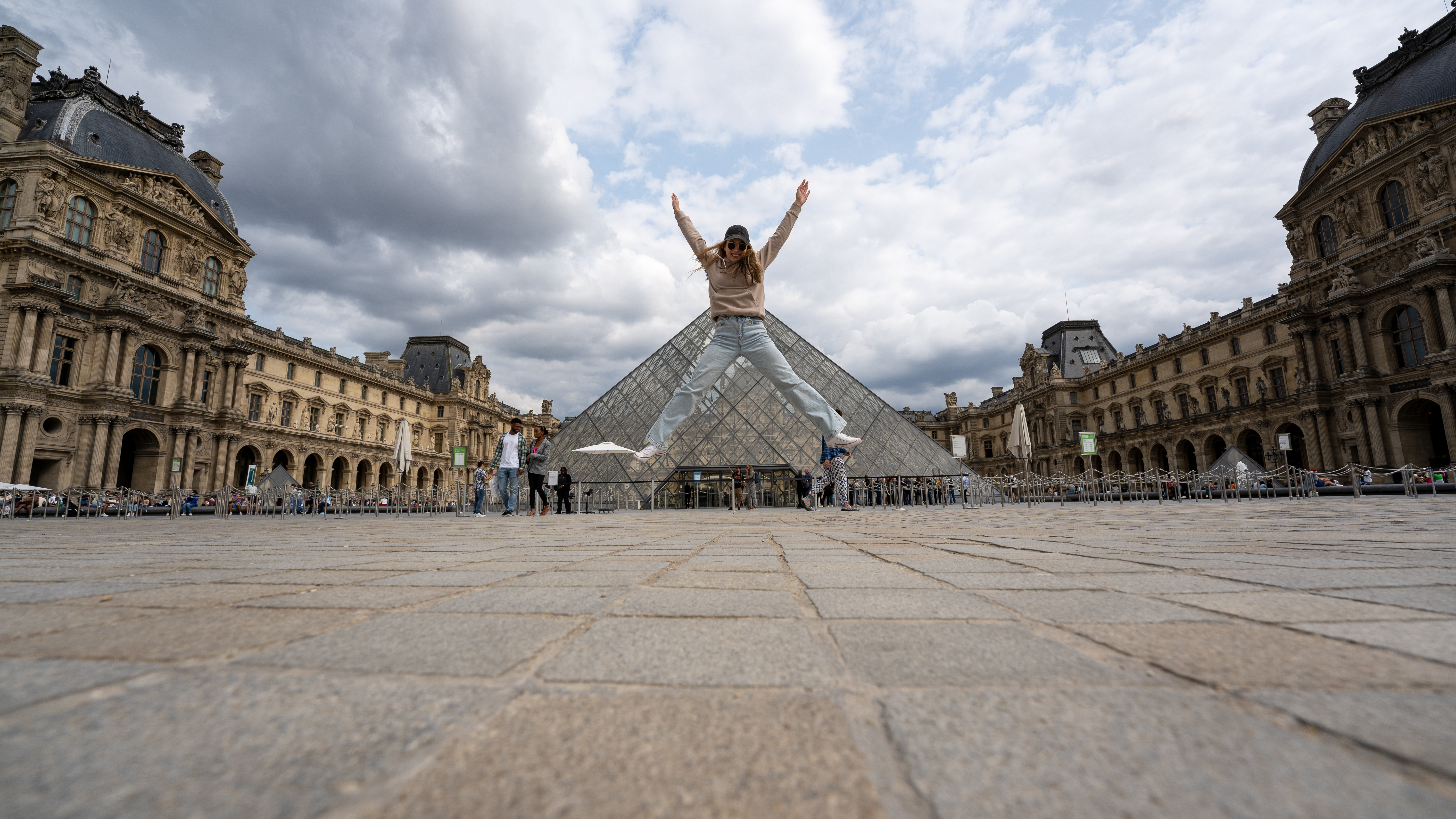 Paris-like-locals-optional-excursion