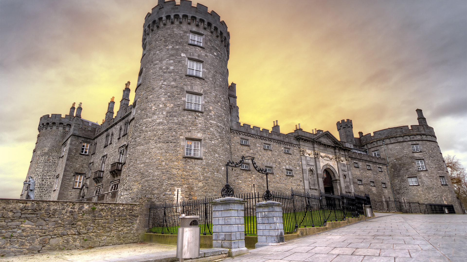 kilkenny-castle-ireland-swiper-hero-gallery