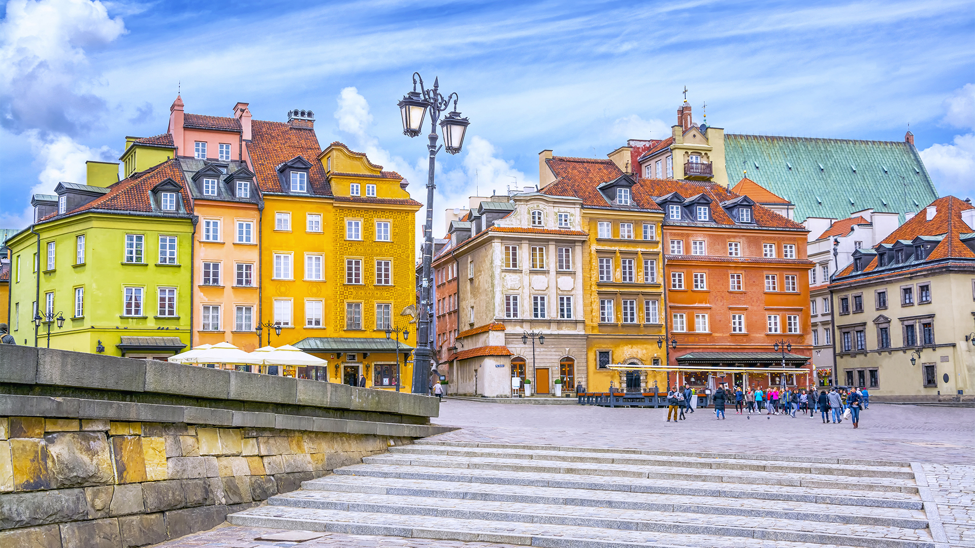 Warsaw-poland-houses-swiper-hero-gallery