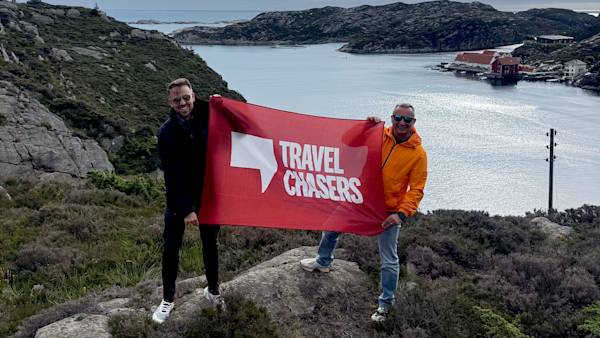 travel-chasers-premium-range-coach-river-cruise-tours-flag