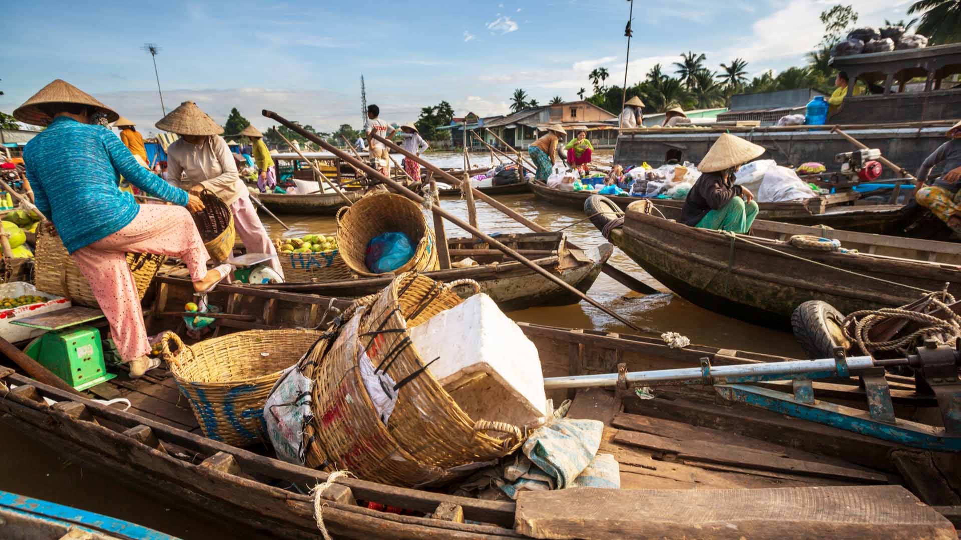 Mekong-Delta-cai-rang-floating-market-boats-vietnam