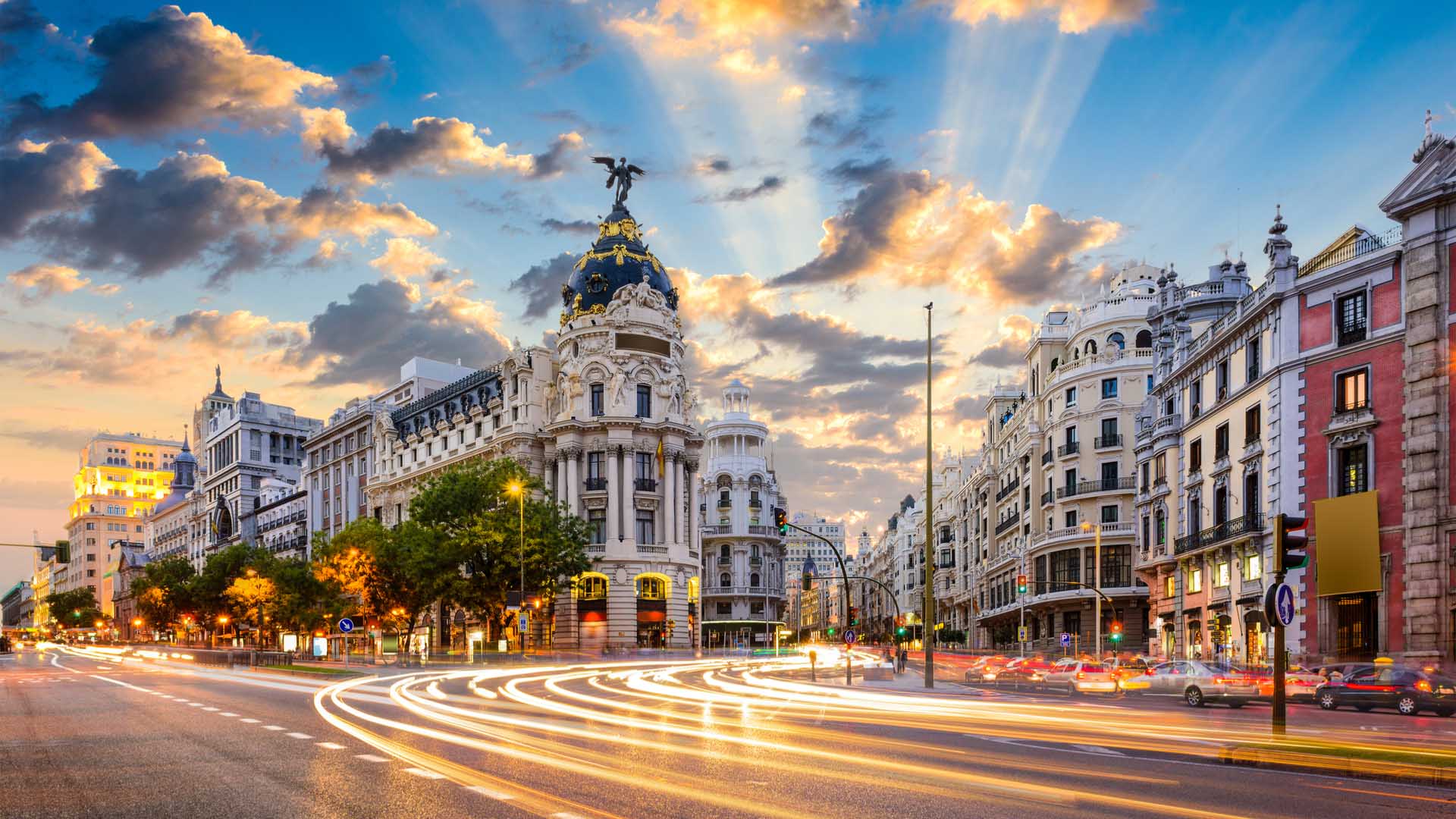 Madrid-Spain-cityscape-at-Calle-de-Alcala-and-Gran-Via