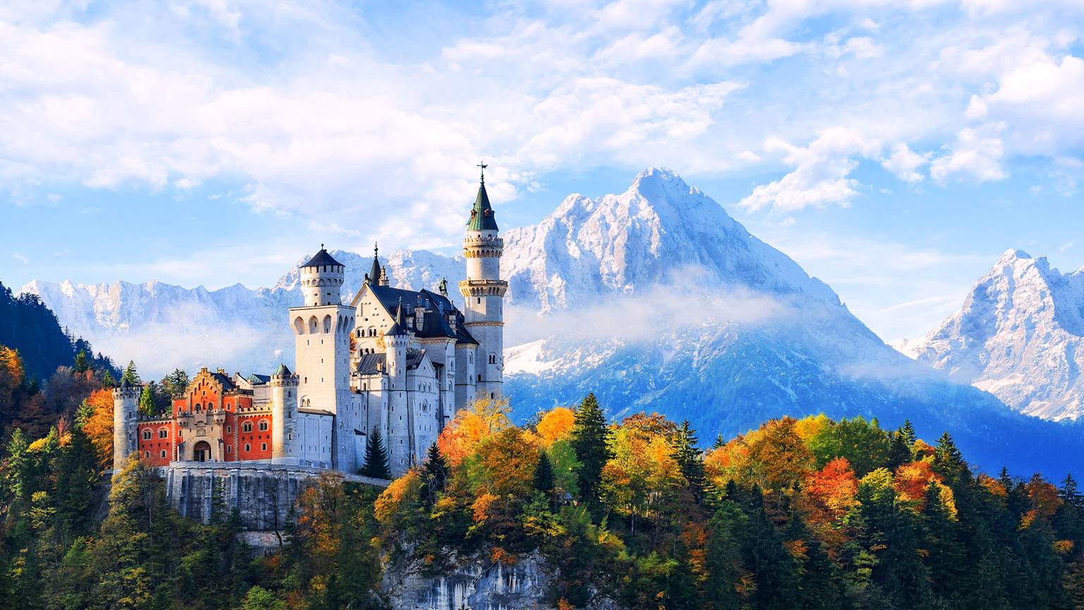 neuschwanstein-castle-bavarian-alps-germany-swiper-hero-gallery