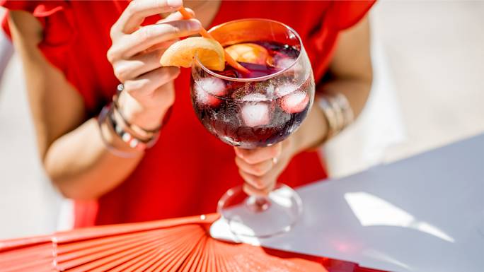 enjoy-a-welcome-dinner-in-madrid-experience