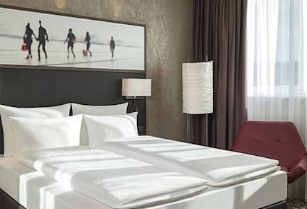 dorint-airport-hotel-zurich-room