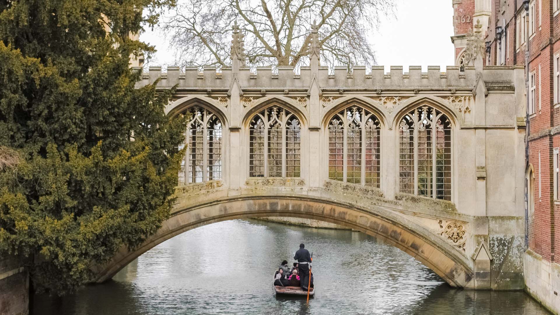 cambridge-england-christmas-new-year-tour-expat-explore