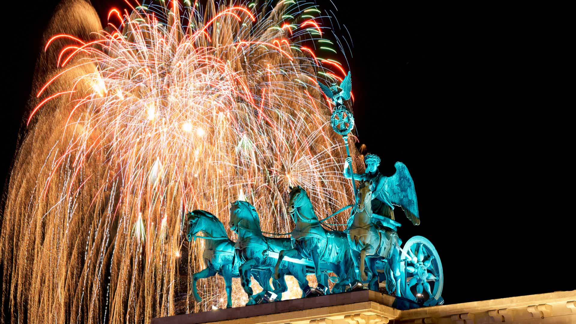 new-years-eve-at-brandenberg-gate-berlin