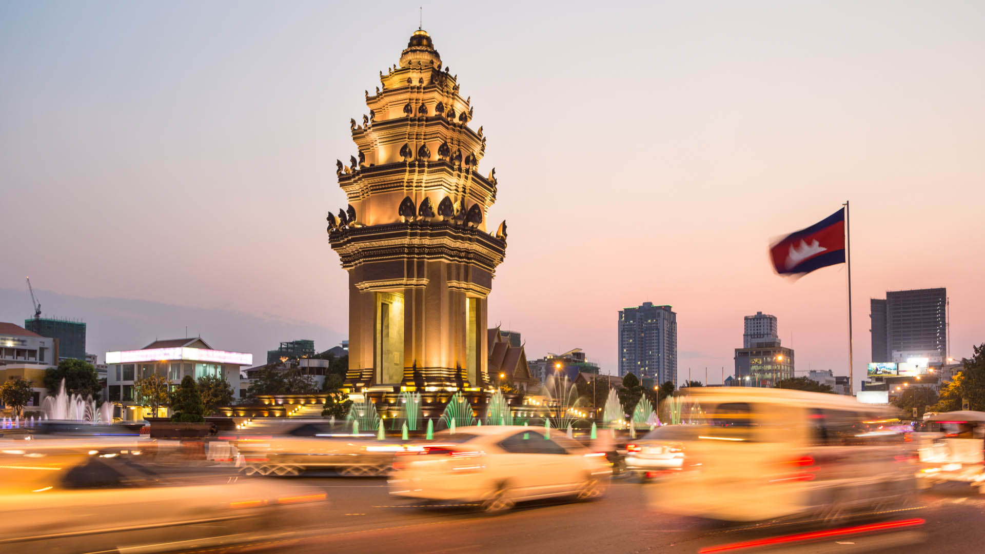 Independence-monument-with-its-Khmer-architecture-style-in-Phnom-Penh-Cambodia-capital-city