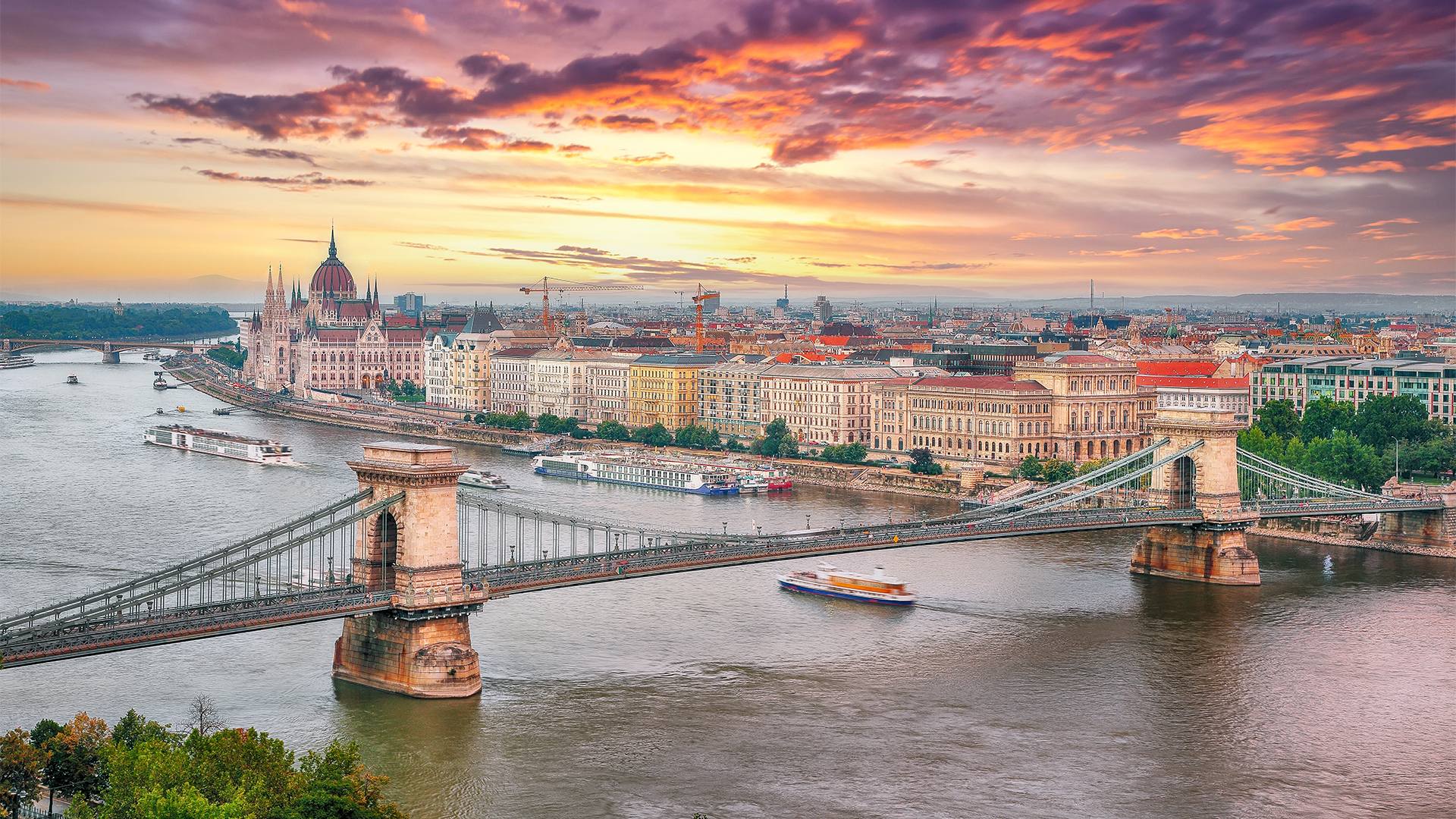 budapest-chain-bridge-parliament-hungary
