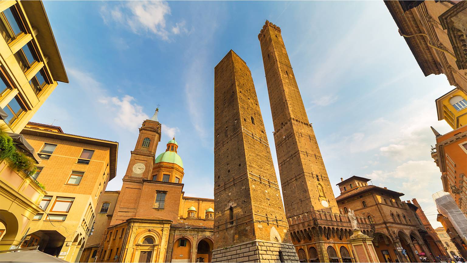 Bologna-Torre-degli-Asinelli-Italy