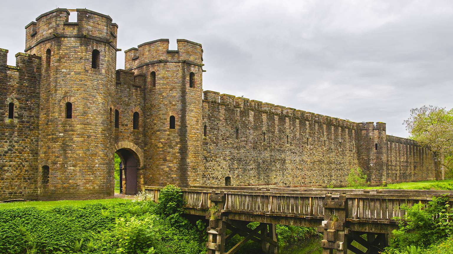wales-country-listing-page-cardiff-castle