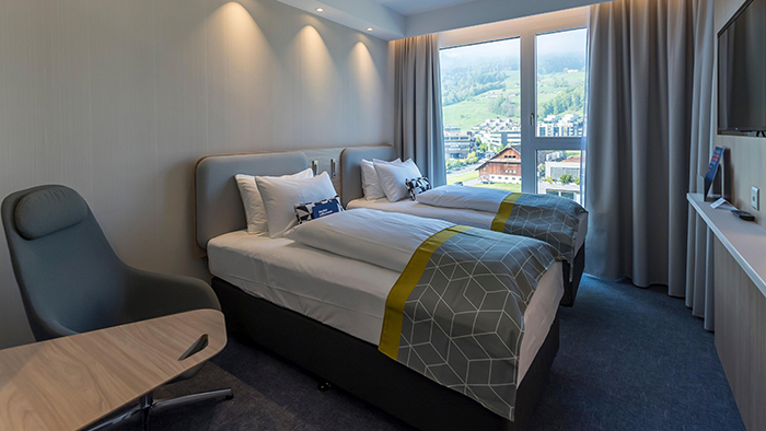 holiday-inn-express-kriens-room