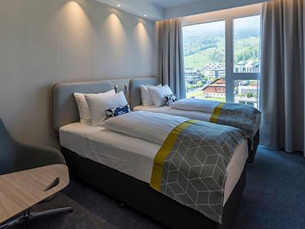holiday-inn-express-kriens-room