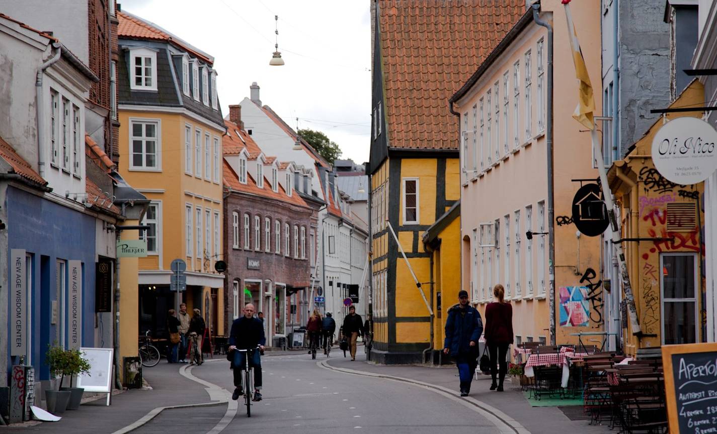 Aarhus-street-in-denmark-in-winter
