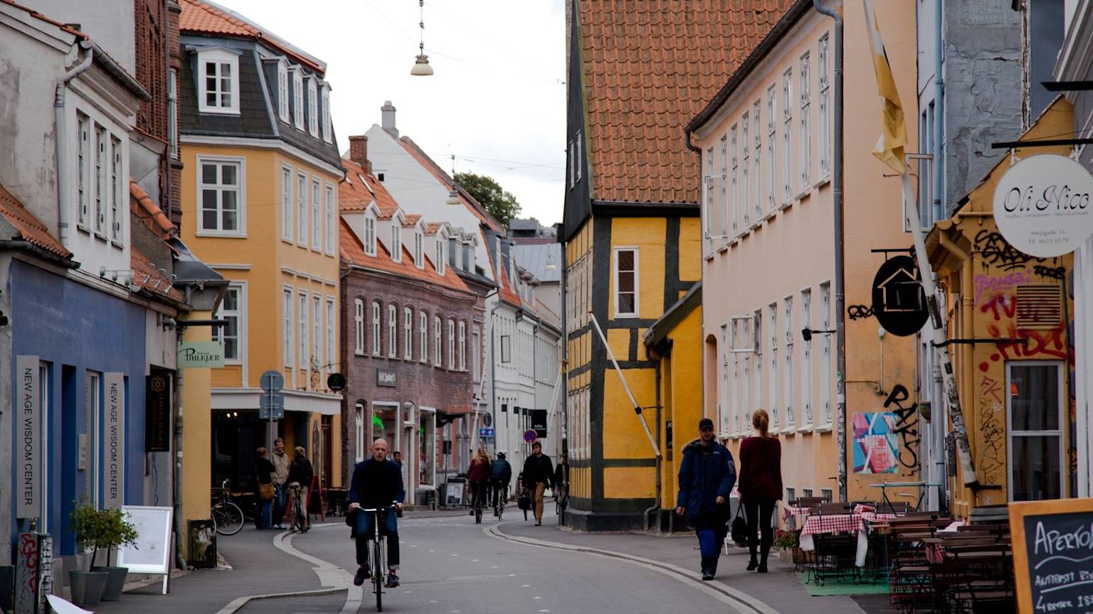 Aarhus-street-in-denmark-in-winter