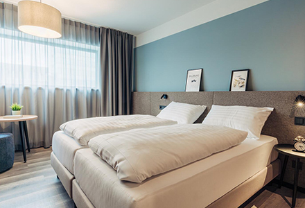 harrys-xl-hotel-room