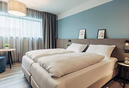 harrys-xl-hotel-room