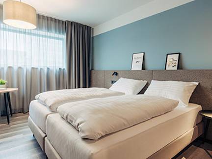 harrys-xl-hotel-room