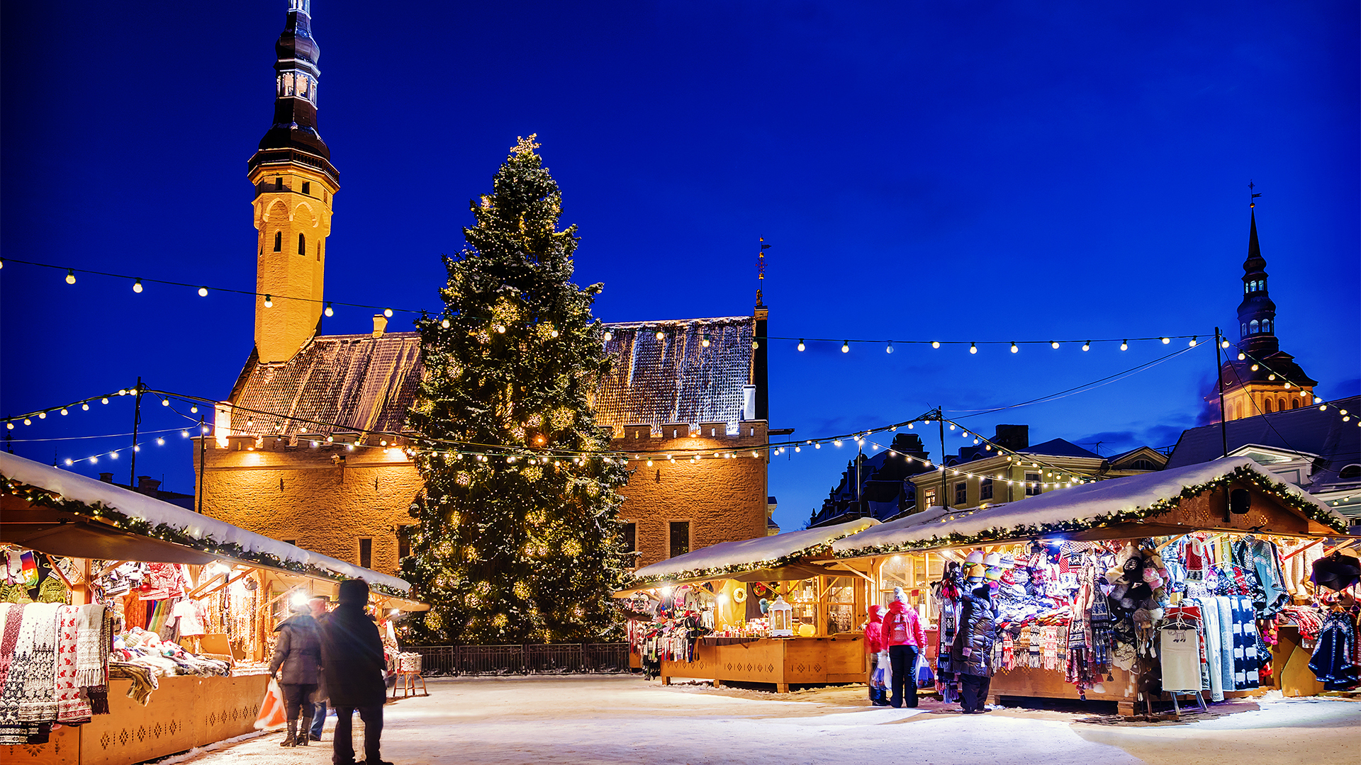 christmas-market-town-hall-square-tallin-estonia-swiper-hero-gallery
