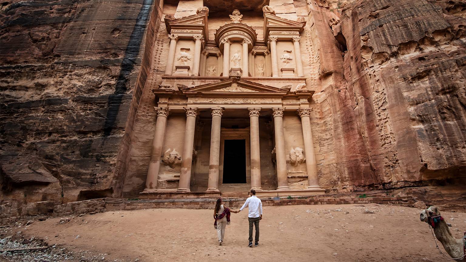 treasury-petra-jordan-couple-swiper-hero-gallery