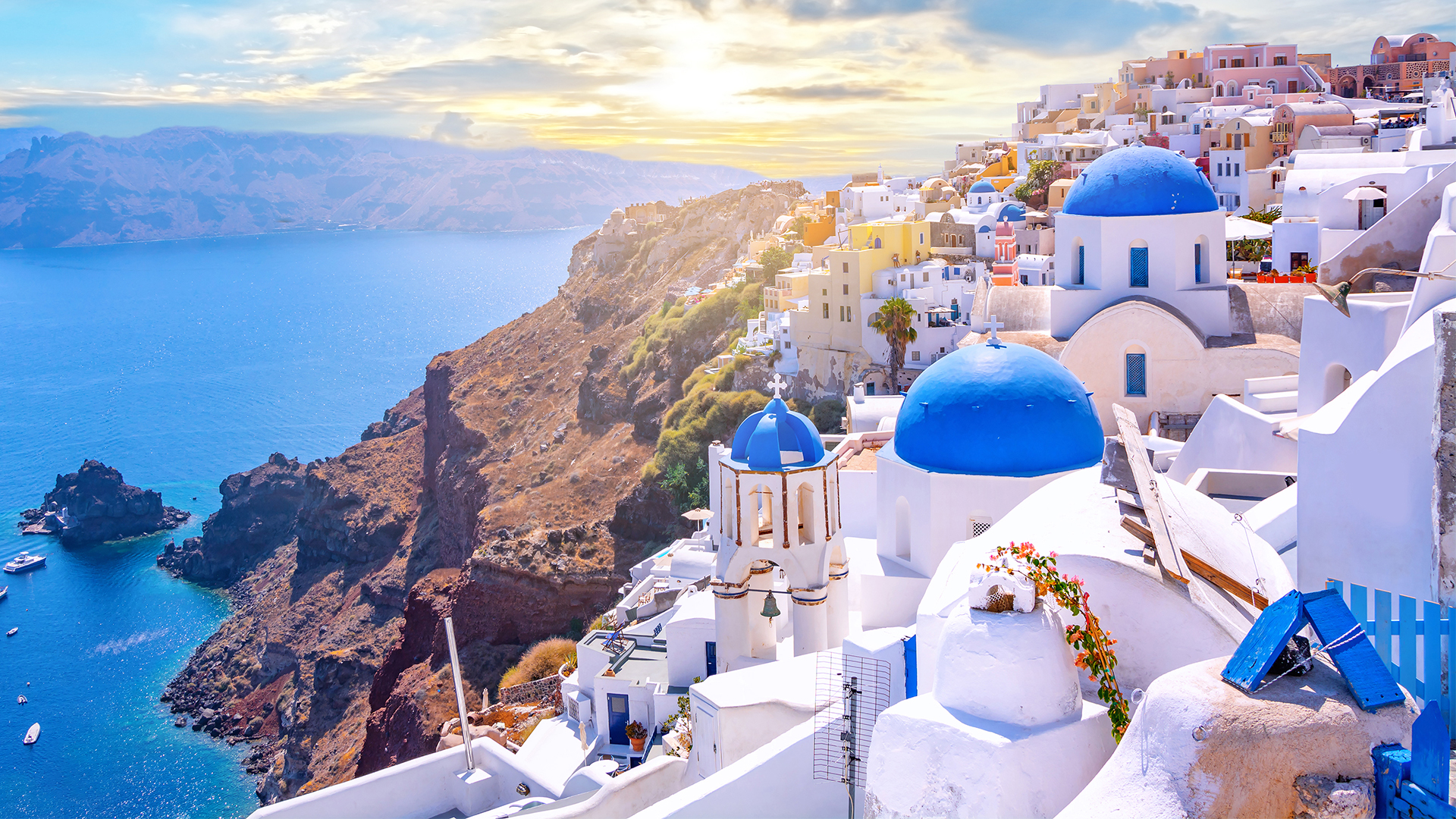 Oia-town-on-Santorini-island-Greece-swiper-hero-gallery