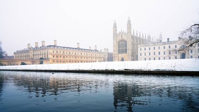 cambridge-punting-trip-winter-experience