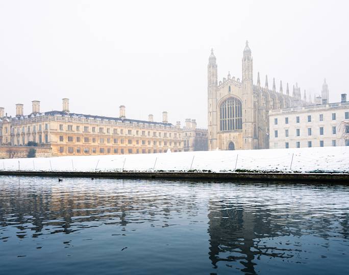 cambridge-punting-trip-winter-experience
