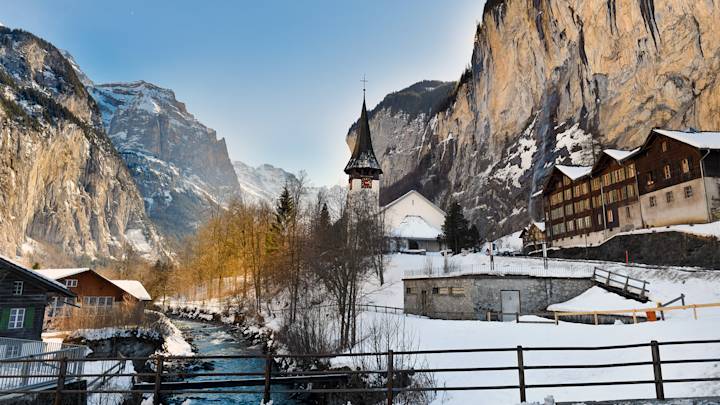 lauterbrunnen-jungfrau-region-winter-swiper-hero-gallery