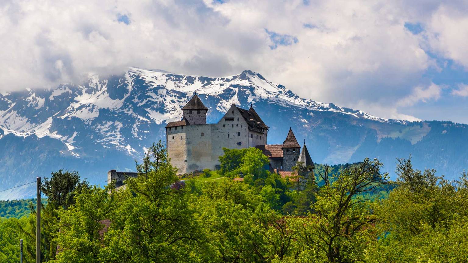 liechtenstein-castle-vaduz-ultimate-europe-day22-1