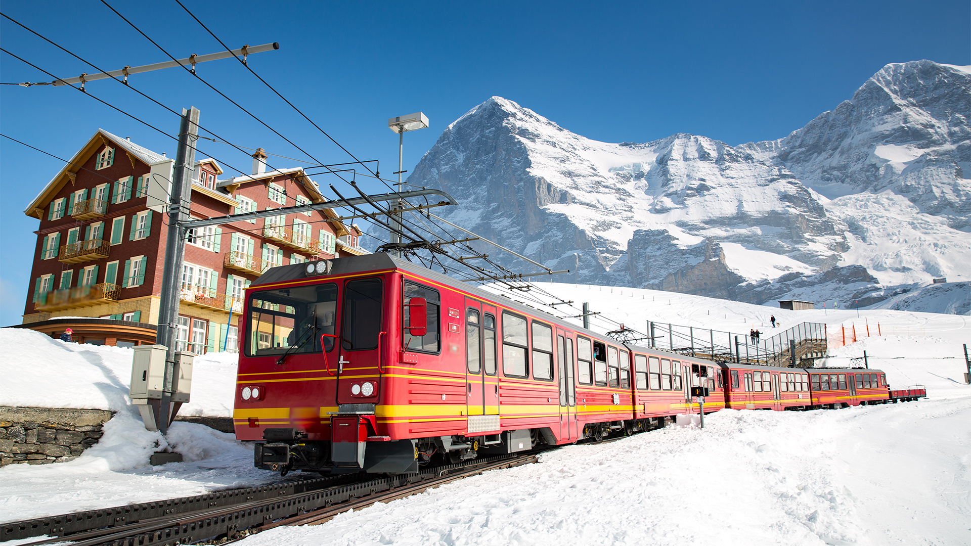 swiss-alps-train-to-jungfraujoch