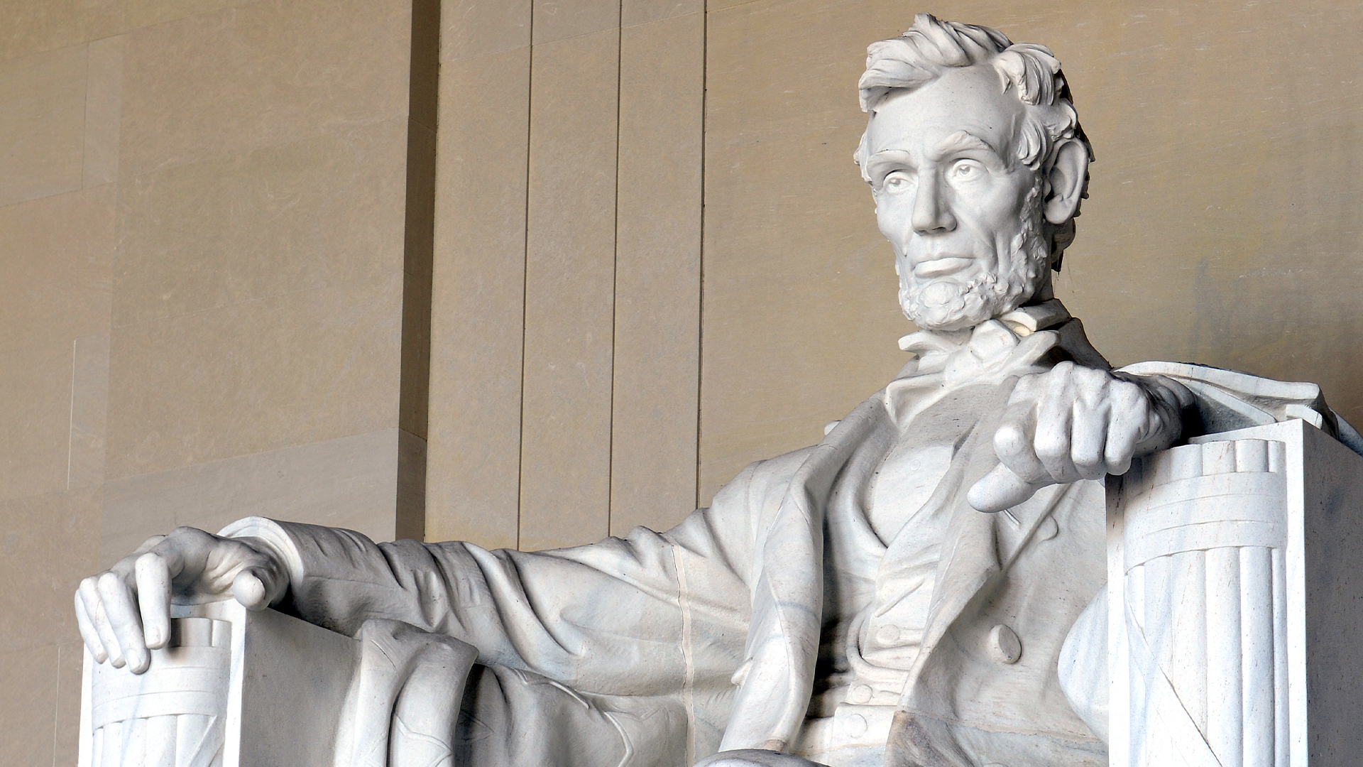 Lincoln-statue-washington-dc-swiper-hero-gallery