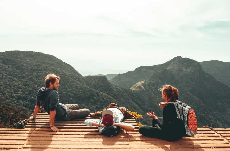 Met je tiener op vakantie: hoe houd je het gezellig?