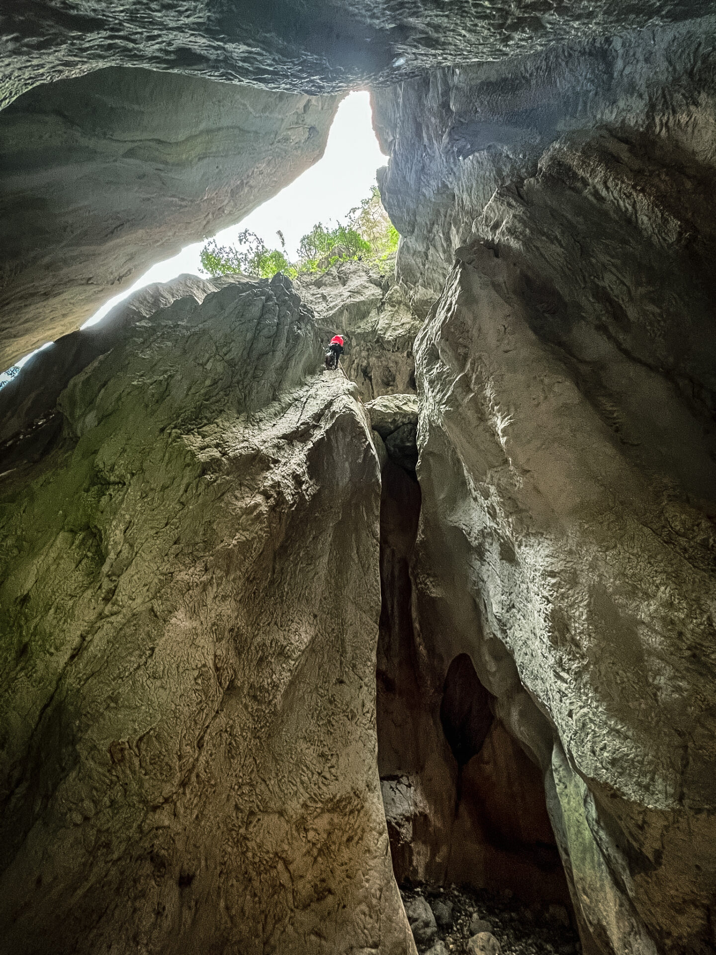 abseiling Codula Fuili canyoning trekking supramonte