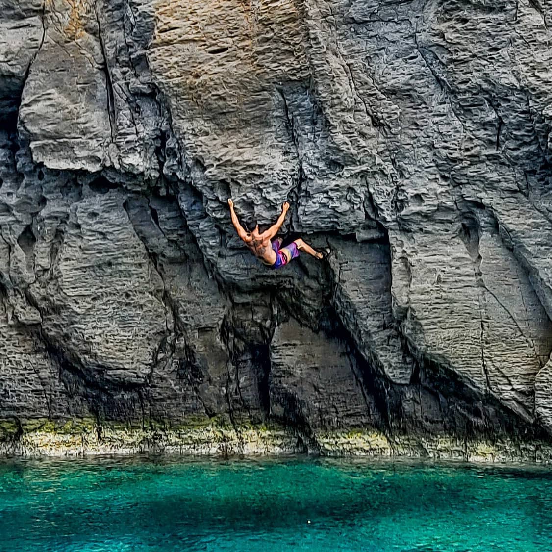 Deep water solo Sardegna. Psicobloc Sardinia