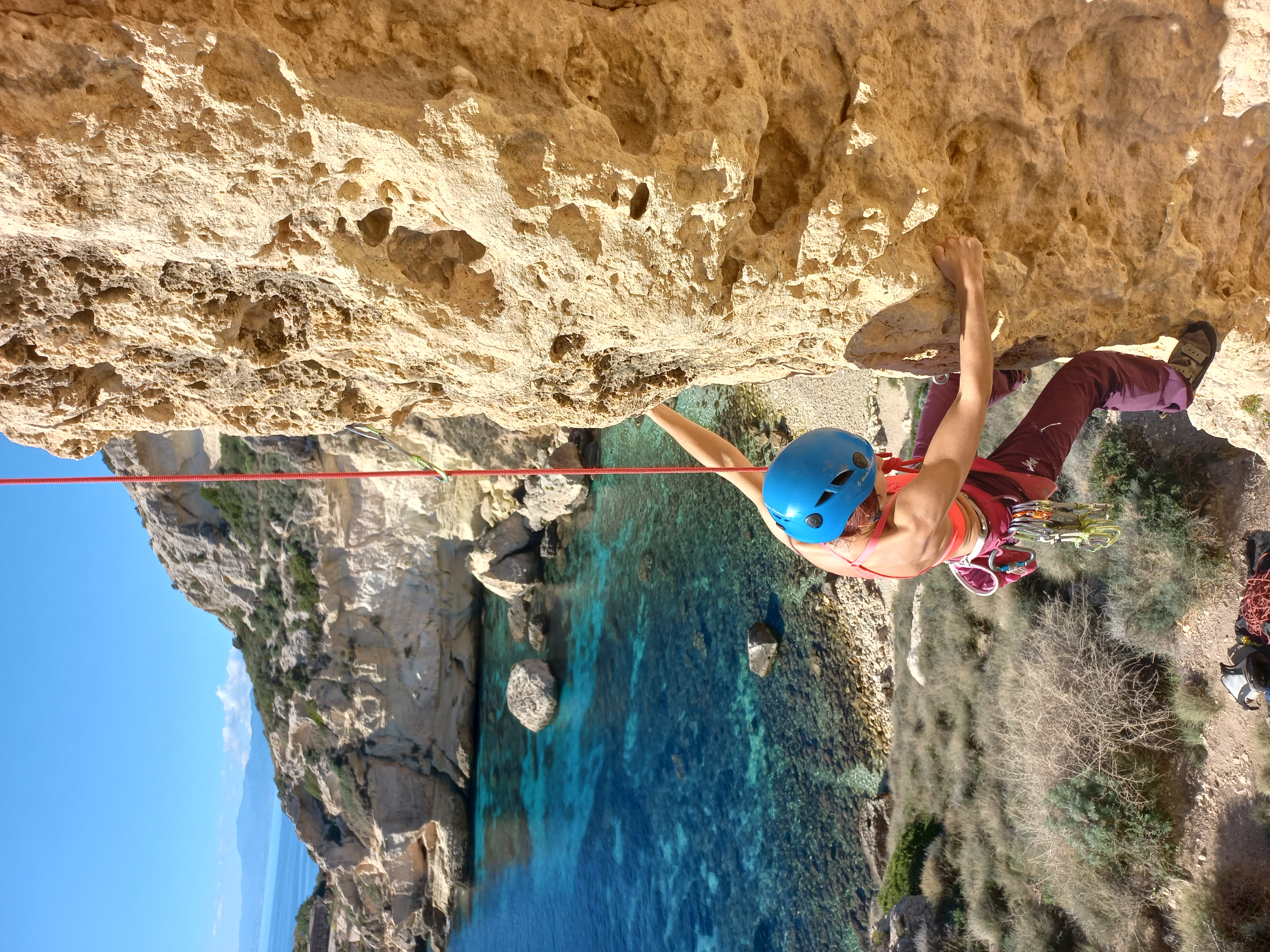 arrampicata a Cala Fighera, Cagliari, Sardegna. Climbing in Cala Fighera, Cagliari, Sardinia