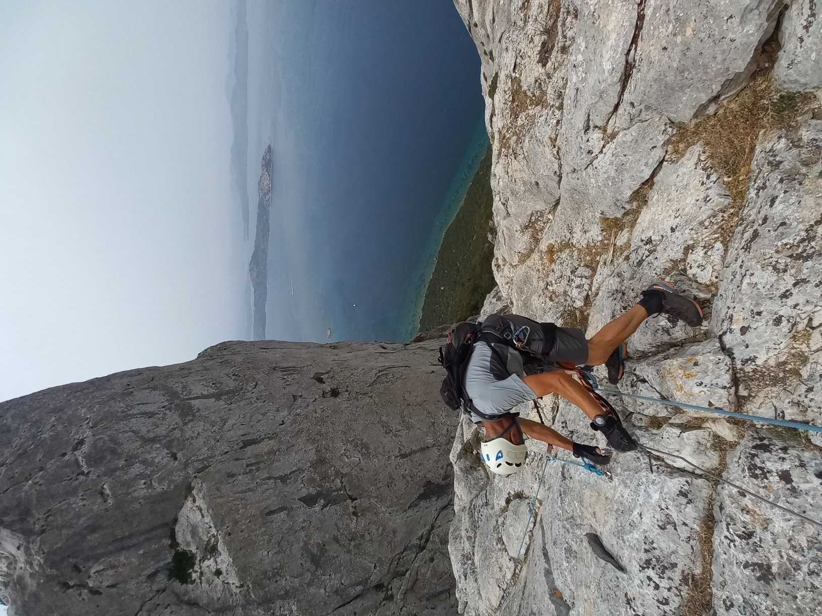 Discesa dalla Ferrata degli Angeli. Descent from the Ferrata degli Angeli.