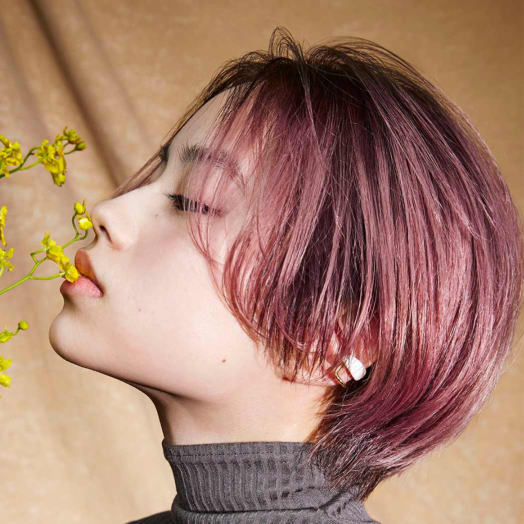 花びらのような光沢をグラデーションカラーで表現 長さを残した前髪に自然なカールを Shiseido Professional