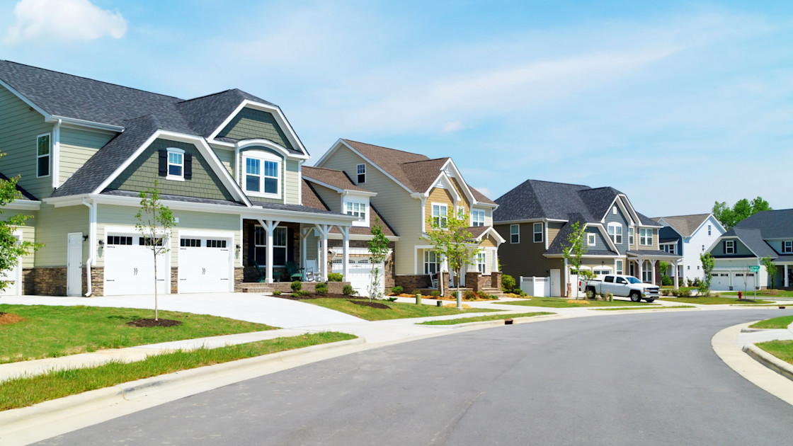 Existing home prices outpace new homes for 4th straight quarter